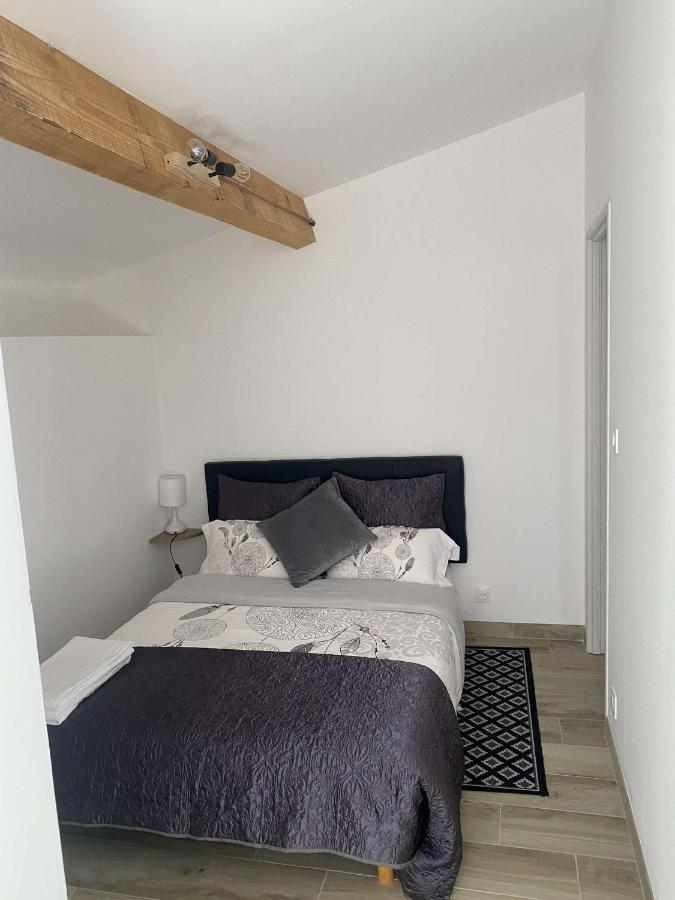Bel Appartement Au Coeur Du Village De Sartene エクステリア 写真